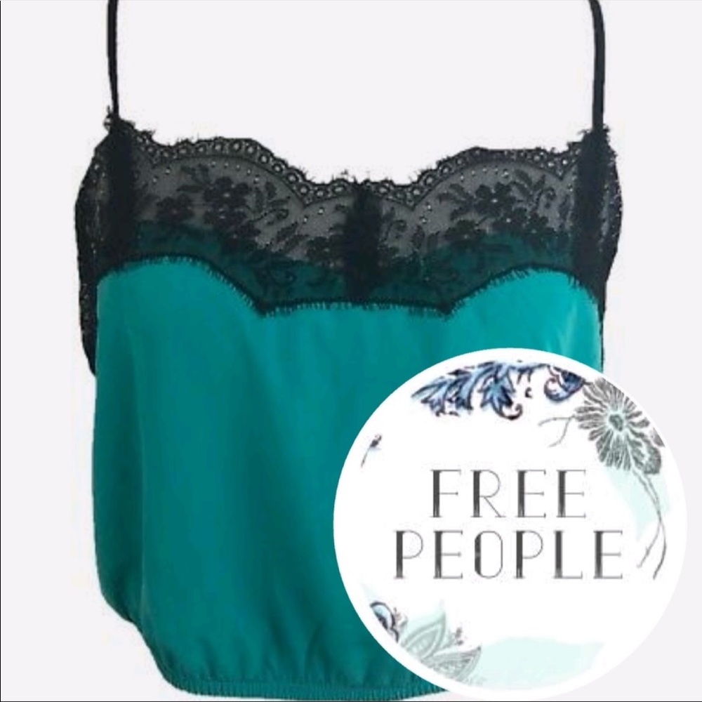 5 for $25🎈Free people lace trim crop cami